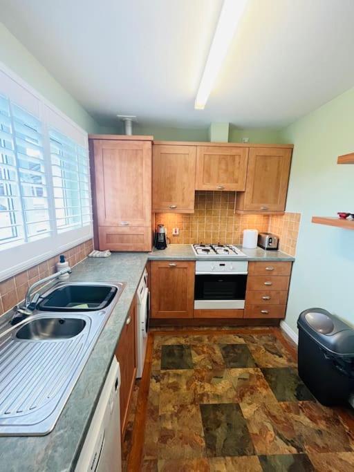 Monifieth Lovely Entire 2 Bedroom Apartment מראה חיצוני תמונה